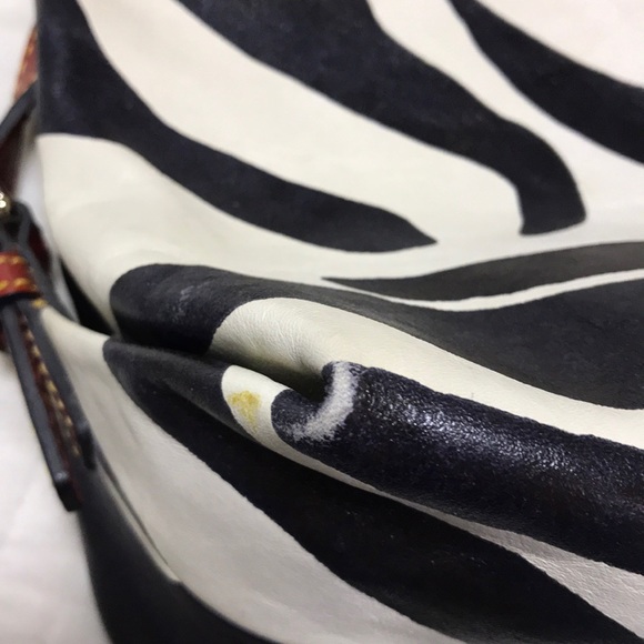 Dooney & Bourke purse - Picture 4 of 8